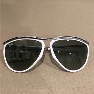 Brand New Ray-Ban Sunglasses!